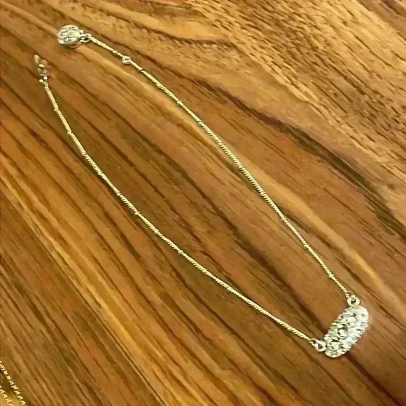 Beautiful CZ Diamond Style Vintage Necklace with Push Clasp - Picture 2 of 6